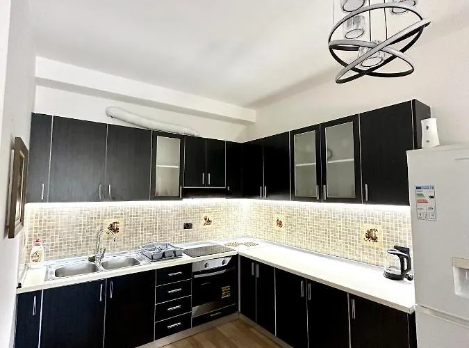 アパート Escape - & Office 3 ティラナ