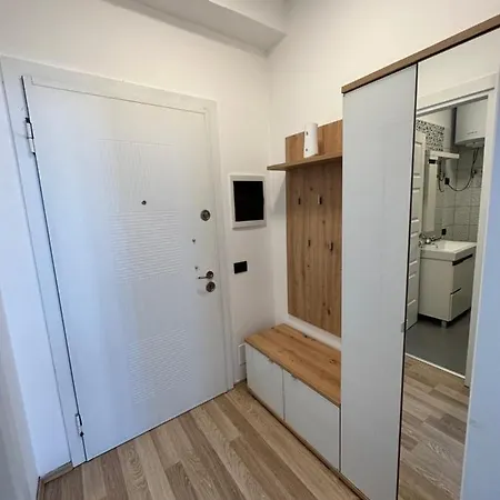 2bd Lake Escape - * Tirana