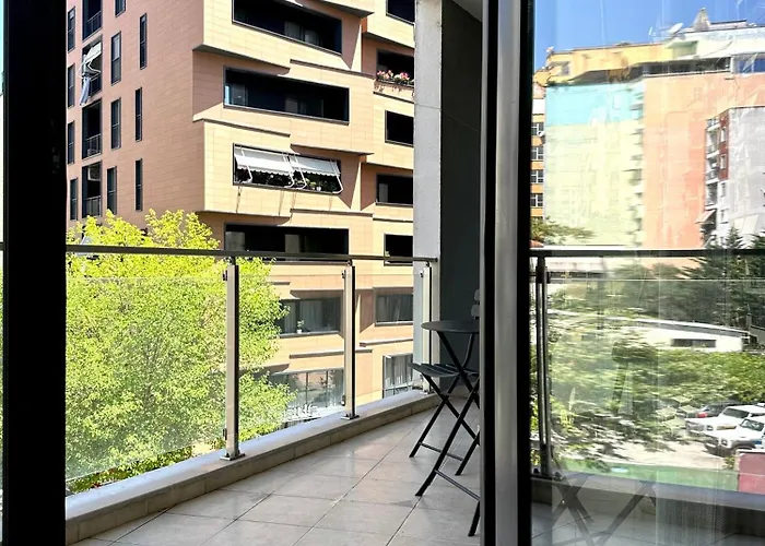 Escape - & Office 3 地拉那